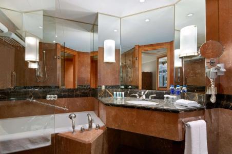 Hilton Chongqing - 8