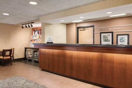 Hampton Inn-Airport - 22