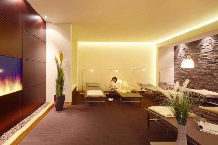 ambassador & spa - 4