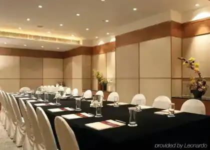 Harbour Plaza Metropolis - 12