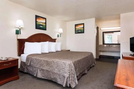 Heritage Inn - 6