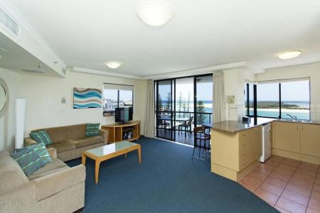 BreakFree Grand Pacific - 103