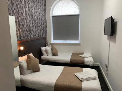 Trivelles - Manchester - Cross Lane - 39