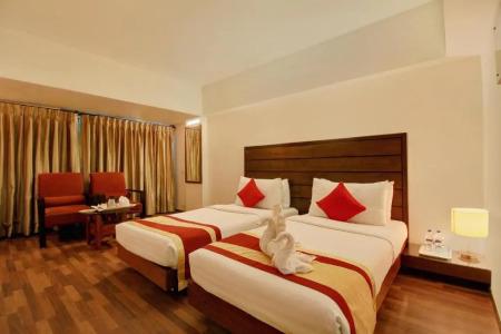 Monarch Luxur - Infantry Road - 21