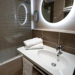 Kyriad Montpellier Sud - A709 - 44