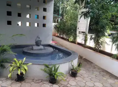 Vinaya Royal Inn - 1