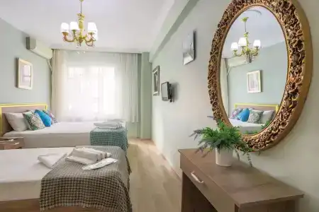 Sofia Corner - 57