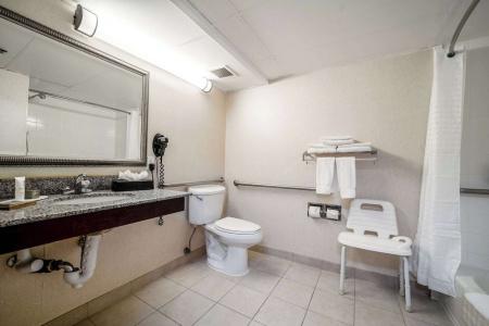 Country Inn & Suites by Radisson, at Mills, CA - 41