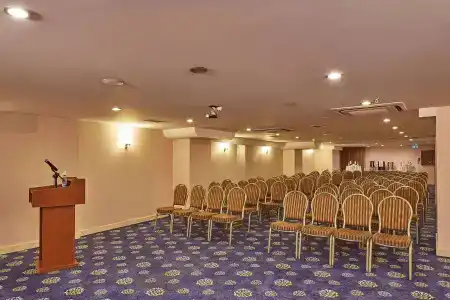 DoubleTree by Hilton Izmir - Alsancak - 17