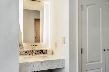 St Charles Coach House, Ascend Collection - 47