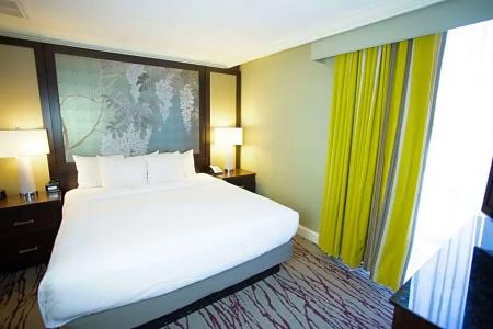 DoubleTree by Hilton Historic Savannah - 83