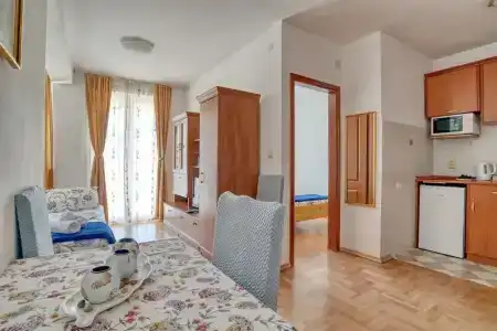 Elena - 290