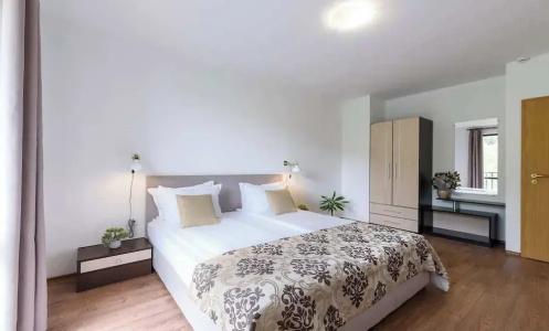 Grand Royale Apartment Complex & Spa - 42