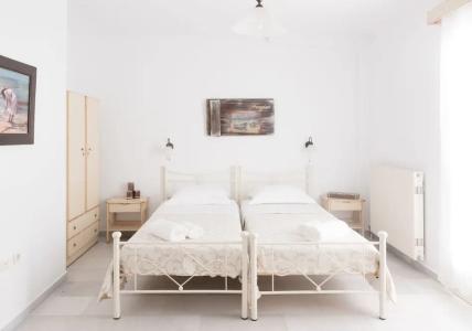 Fragias Studios & - 55