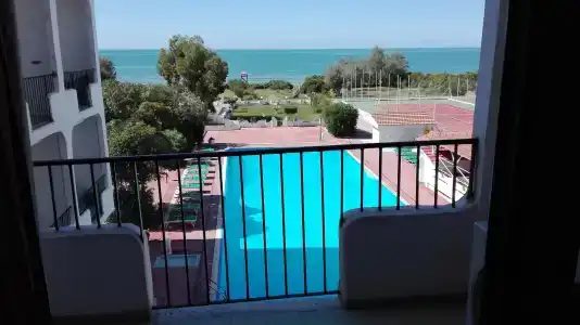 International Resort - 7