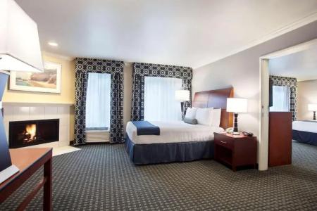 Best Western Plus Marina Shores - 56