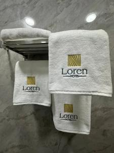 Loren - 23