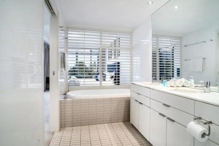 Ultra Broadbeach - 132