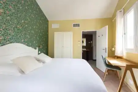 Hôtel Central - 71