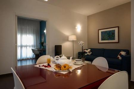 Marbela & Suites - 100