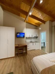 Rias Penthouse Suites - 134