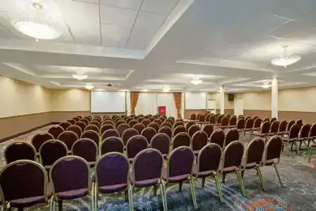 Ramada by Wyndham Los Angeles/Downtown West - 12