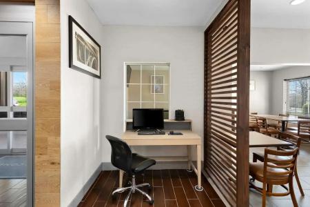 Country Inn & Suites by Radisson, West, KS - 6