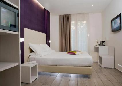 L'Hotel - 37