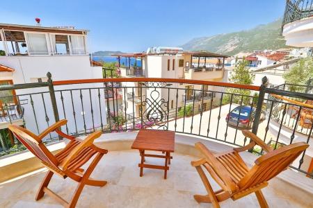Kaş, merkezde, denize yakın, balkonlu, konforlu apart daireler - 90