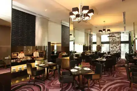 Radisson Suites Bangkok Sukhumvit - Sha Extra Plus - 26