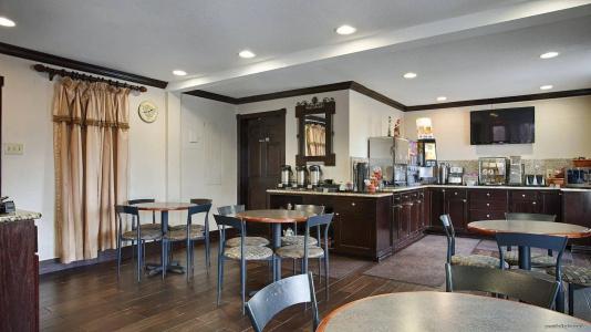 Quality Inn & Suites Dallas-Cityplace - 26