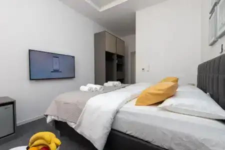 Tesla Boutique  & Rooms - 25