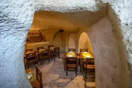 Sinasos Palace Cave - 3