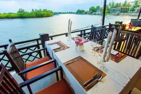 Hoi An Beach Resort - 38