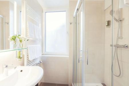 Le Petit Charme-Inn - 8