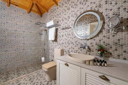 Les Ambassadeurs Ultra Luxury Beachfront Resort & Maldives Villas & Casino & Yacht Marina - 63