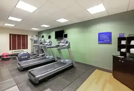 Hampton Inn & Suites West - 17