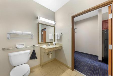 Best Western Plus San Antonio East Inn & Suites - 84