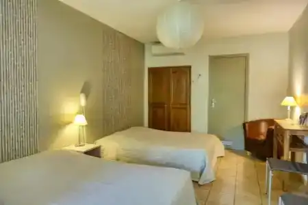 Au Saint Roch - Hôtel et Jardin - 33