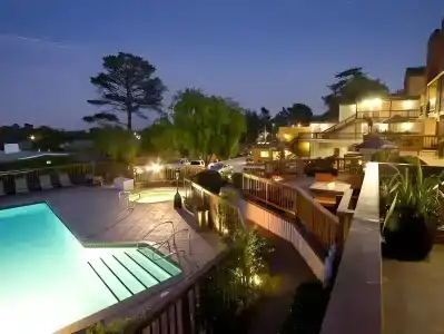 Mariposa Inn and Suites - 11
