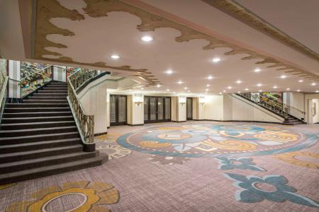 Hilton Netherland Plaza - 16