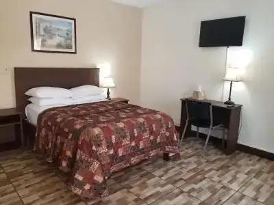 Parkway Inn - 27