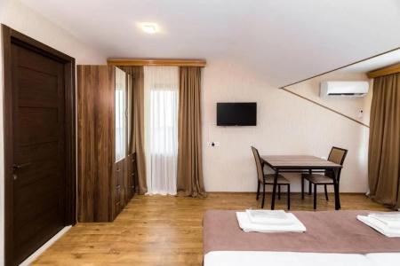 Elia Palace - 11