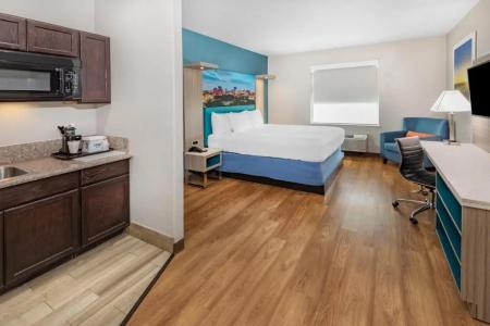 Days Inn & Suites By Wyndham San Antonio Near At&t Center - 28