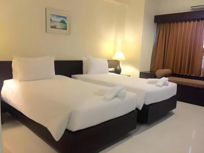 The White Pearl - 6