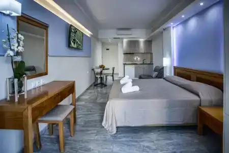 Mary & Mary Royal Suites - 77