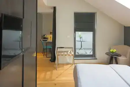 Livris - 102