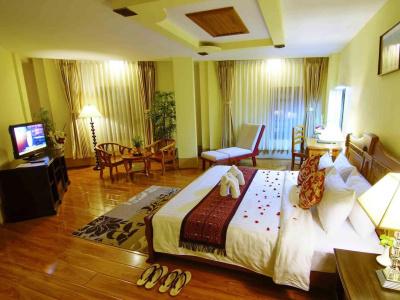 Shwe Ingyinn Mandalay - 4