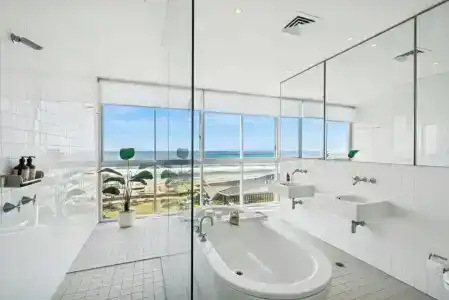 Ultiqa Air On Broadbeach - 401