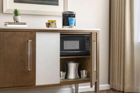 Hilton New Orleans / St. Charles Avenue - 30